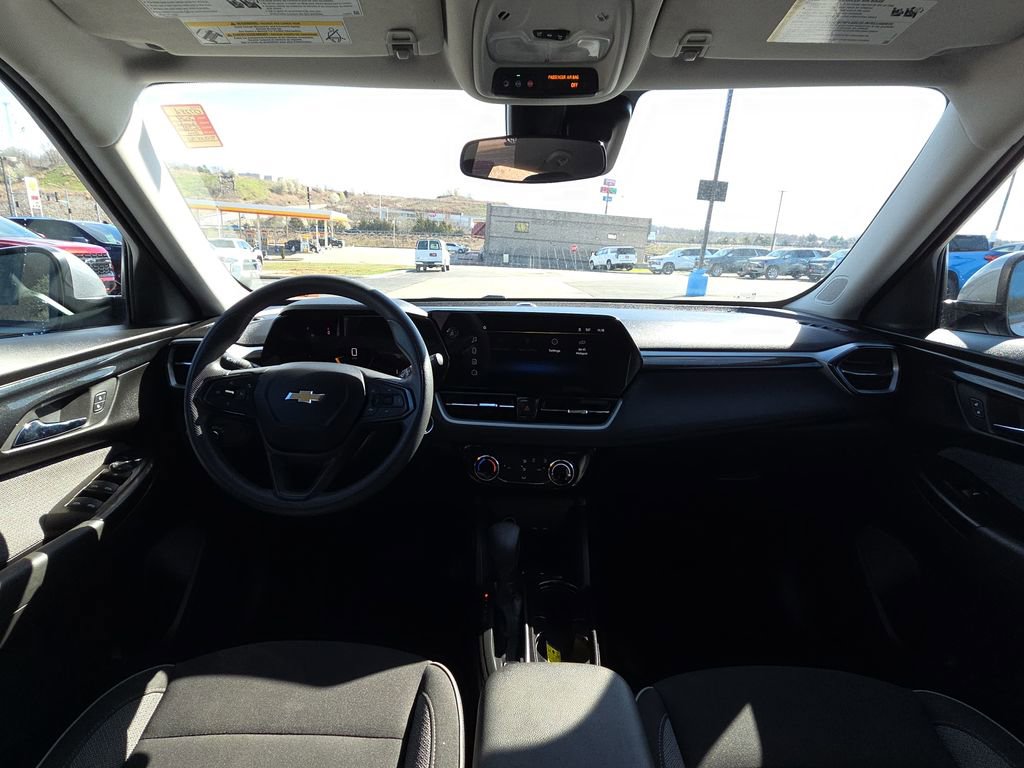 Used 2024 Chevrolet TrailBlazer LT image 29