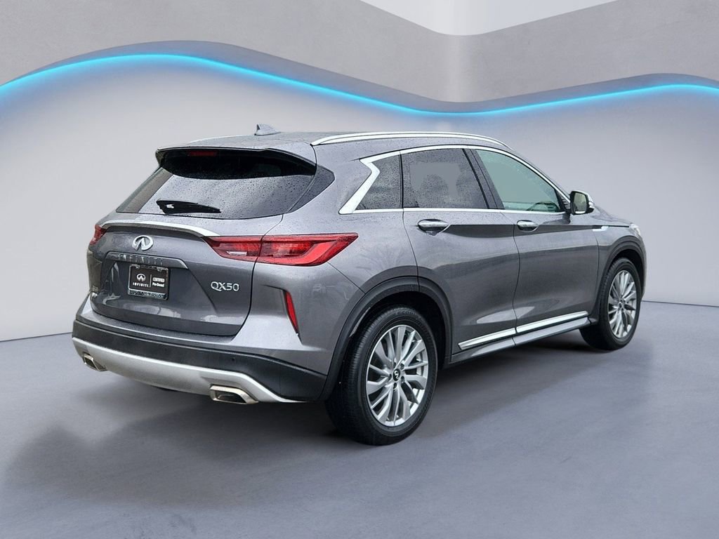 Used 2025 INFINITI QX50 Luxe w/ Accent Package image 4