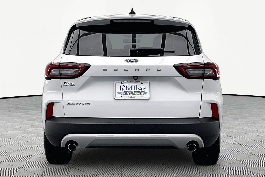 Certified 2023 Ford Escape Active w/ Cold Weather Package FWD image 4