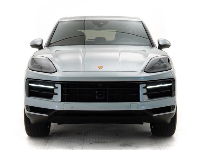 Certified 2025 Porsche Cayenne AWD/4WD image 28