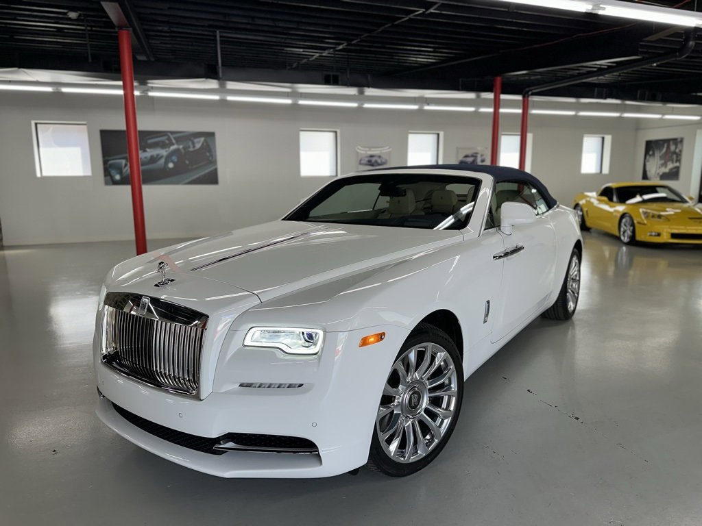 Used 2020 Rolls-Royce Dawn image 2