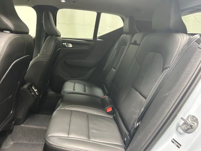Used 2025 Volvo XC40 B5 Core AWD/4WD image 12