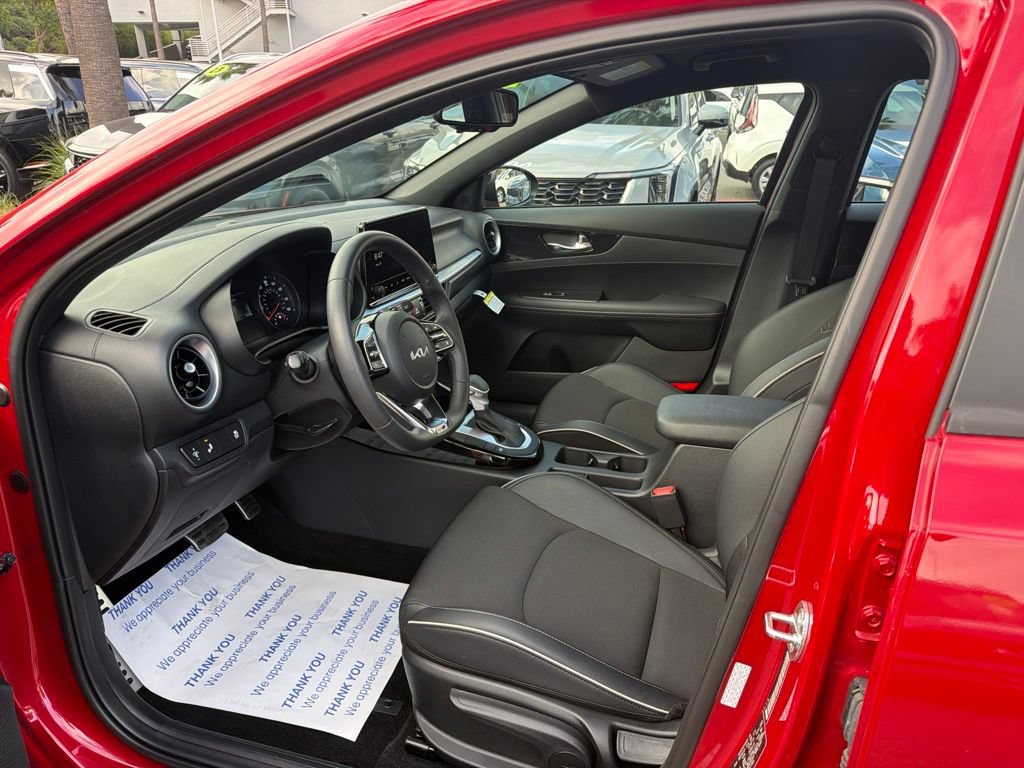 Certified 2024 Kia Forte GT-Line FWD image 3