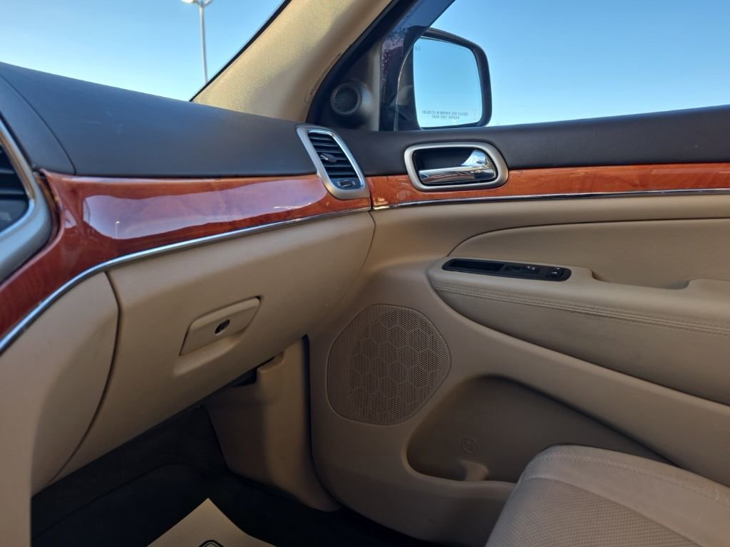 Used 2012 Jeep Grand Cherokee Overland image 16