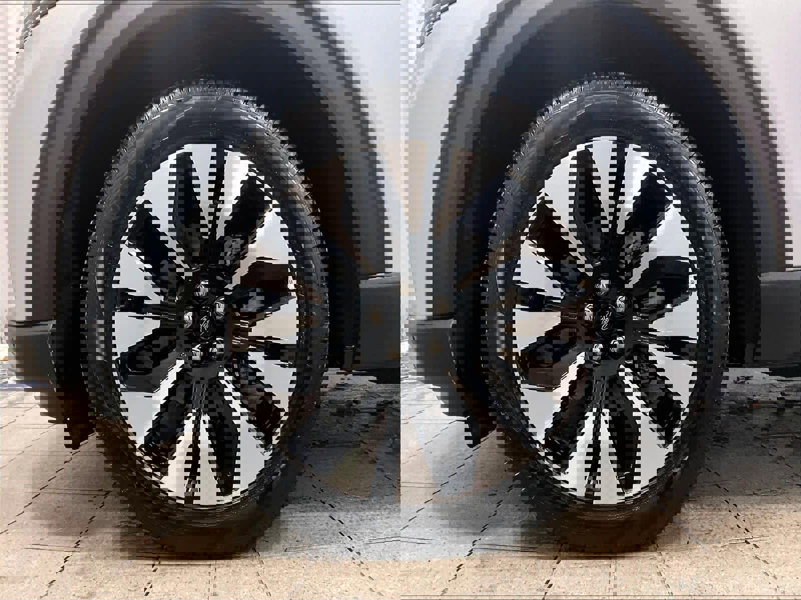 Used 2025 Ford Explorer Platinum w/ LUX Leather Package image 7