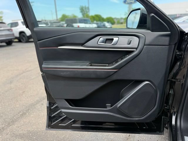 Used 2025 Ford Explorer ST-Line AWD/4WD image 13