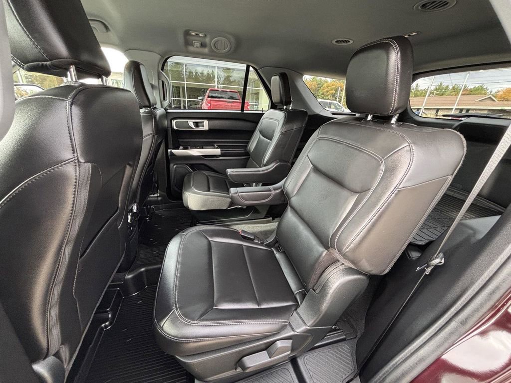 Used 2023 Ford Explorer XLT w/ Equipment Group 202A image 14