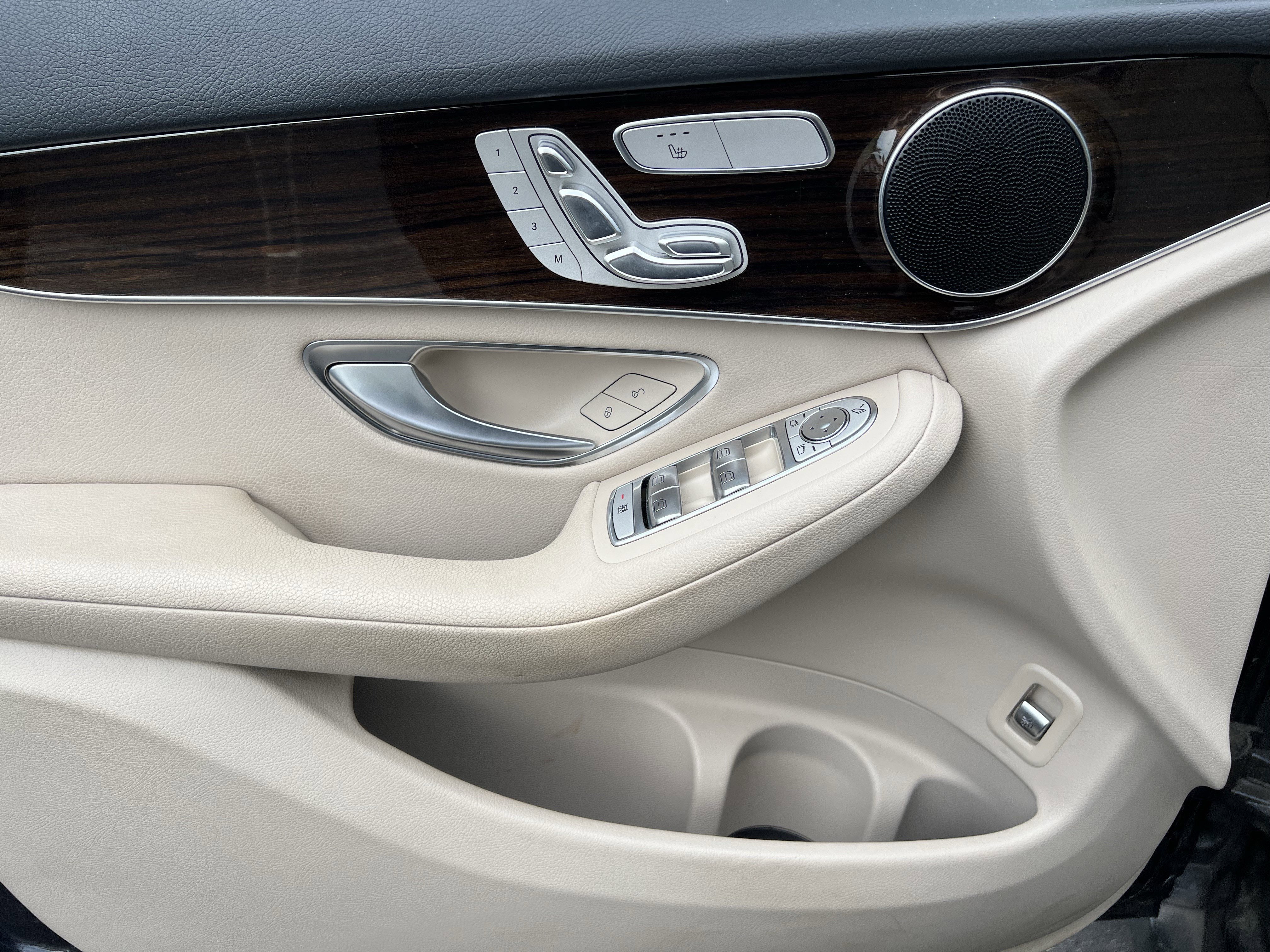 Used 2019 Mercedes-Benz GLC 300 image 14