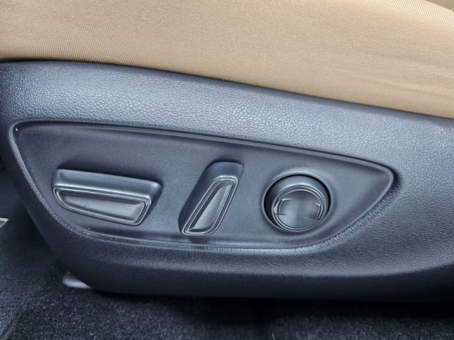 Used 2025 Toyota RAV4 XLE Premium image 24