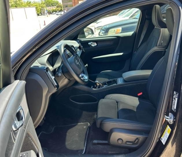 Used 2023 Volvo C40 P8 Recharge Plus w/ Climate Package AWD/4WD image 2