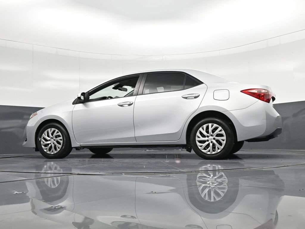 Used 2018 Toyota Corolla LE FWD image 34