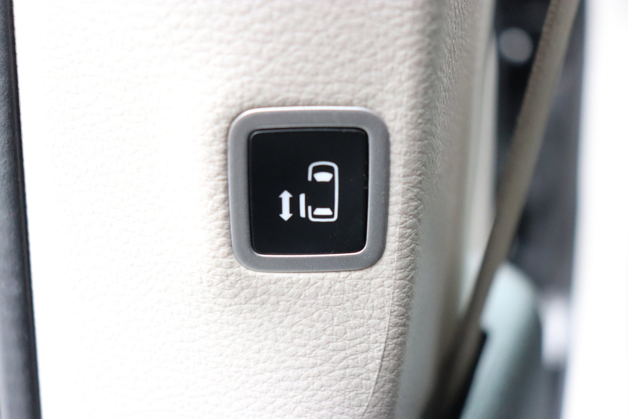 Used 2024 Chrysler Pacifica Limited image 31