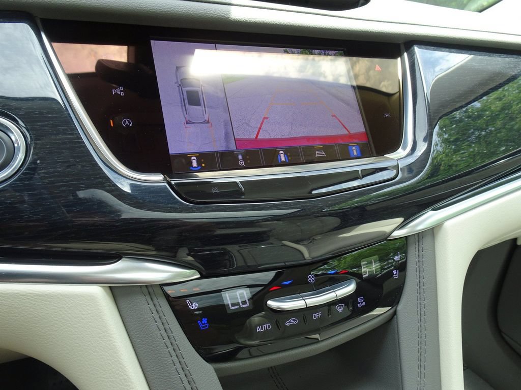 Used 2024 Cadillac XT6 Premium Luxury w/ Technology Package AWD/4WD image 20