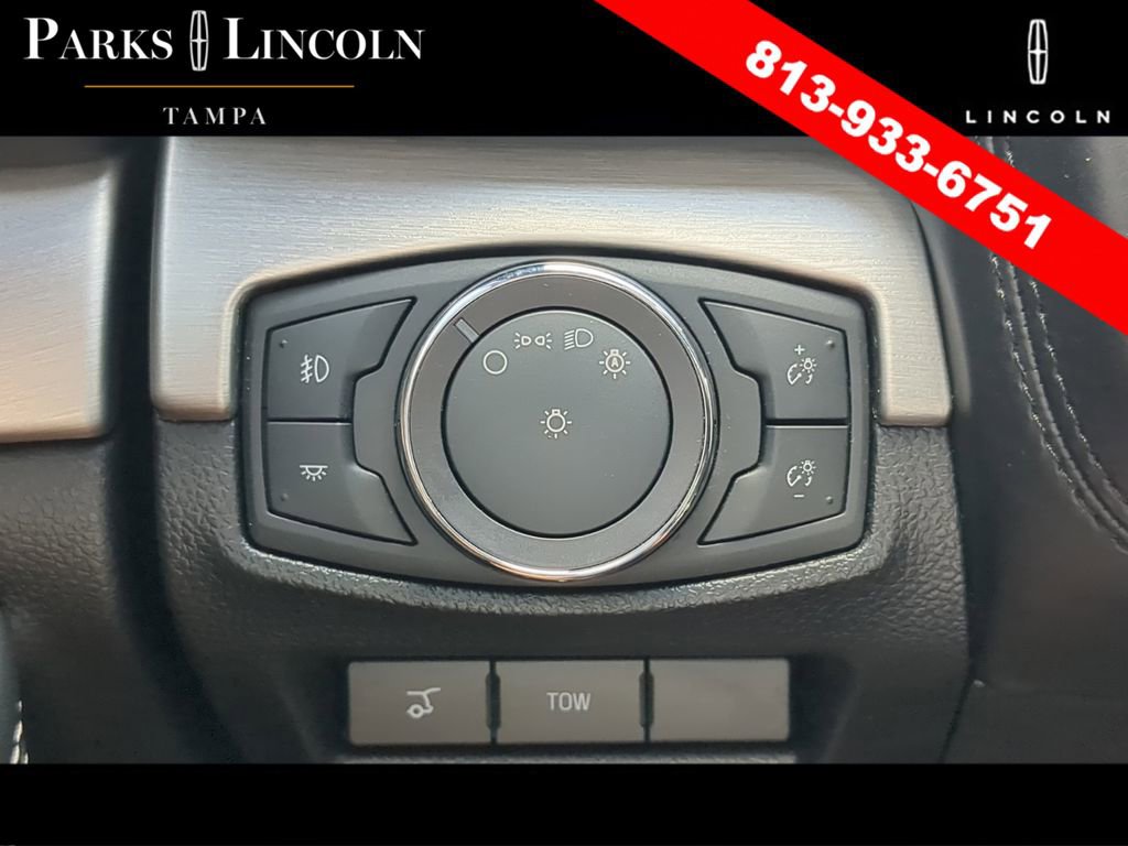 Used 2018 Ford Explorer Platinum image 29