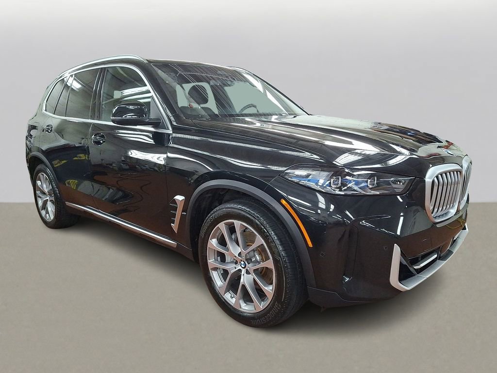 Certified 2024 BMW X5 xDrive40i w/ Premium Package AWD/4WD image 3