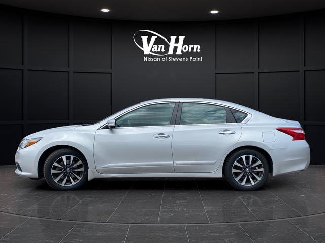Used 2017 Nissan Altima 2.5 SL w/ 2.5 Technology Package image 4