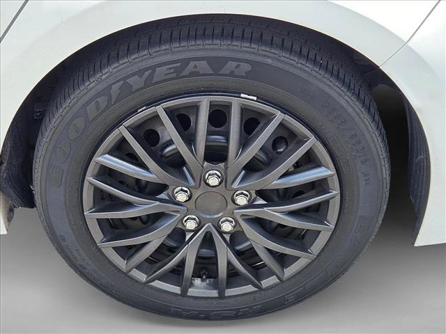 Used 2021 Toyota Corolla LE FWD image 5