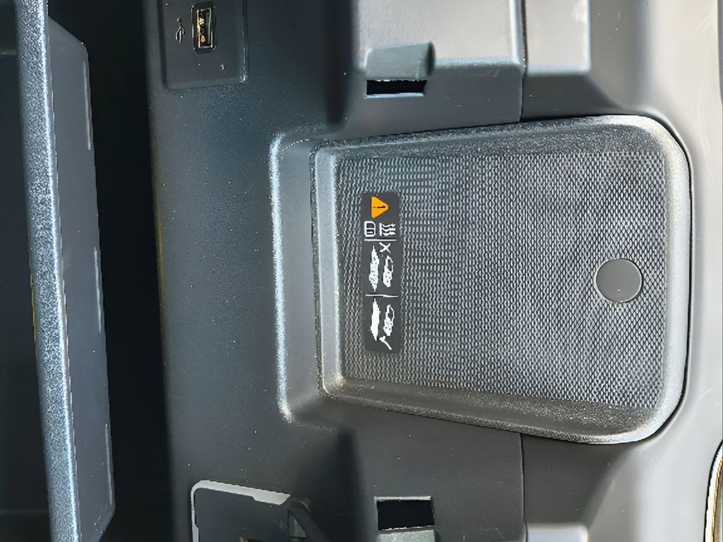 Used 2023 Chevrolet Silverado 1500 ZR2 w/ Technology Package image 29