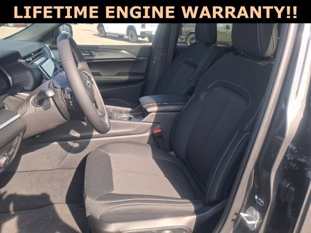 Used 2025 Jeep Grand Cherokee Laredo X w/ Trailer Tow Package AWD/4WD image 15