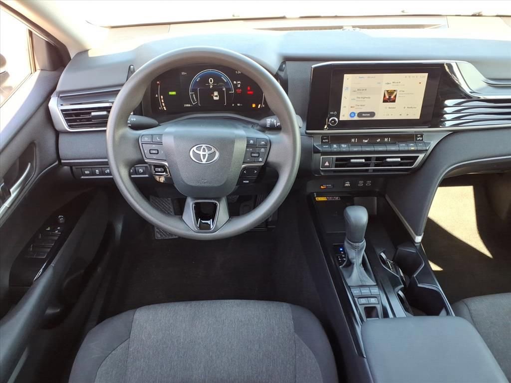 Used 2025 Toyota Camry LE image 16