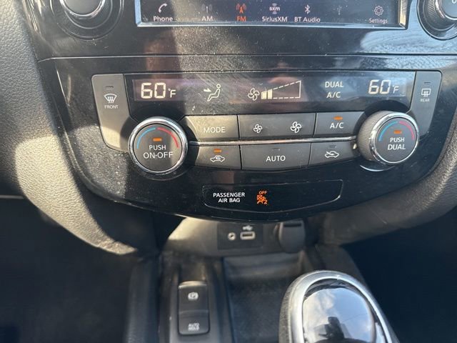 Used 2019 Nissan Rogue SV w/ Sun & Sound Touring Package AWD/4WD image 25