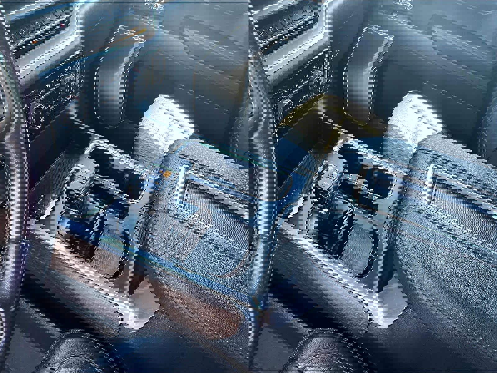 Used 2022 Chevrolet Silverado 1500 High Country w/ Technology Package image 18