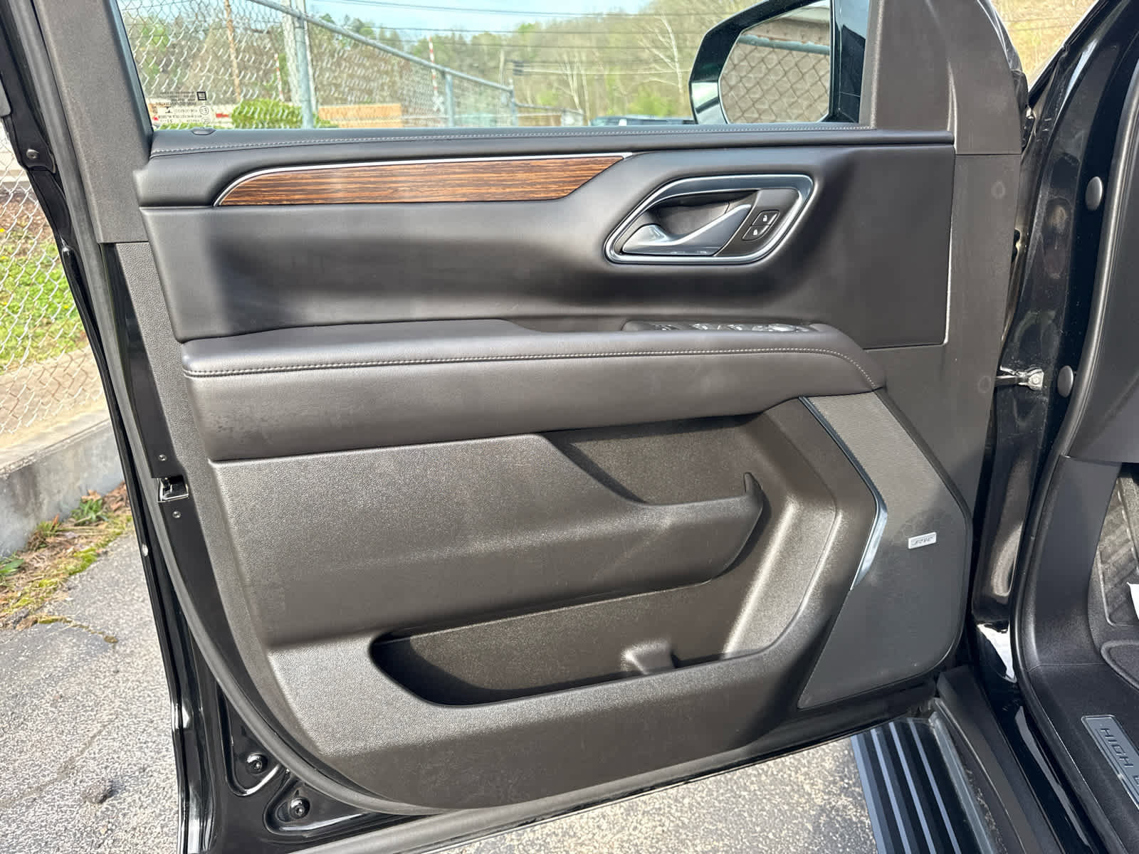 Used 2023 Chevrolet Tahoe High Country image 14