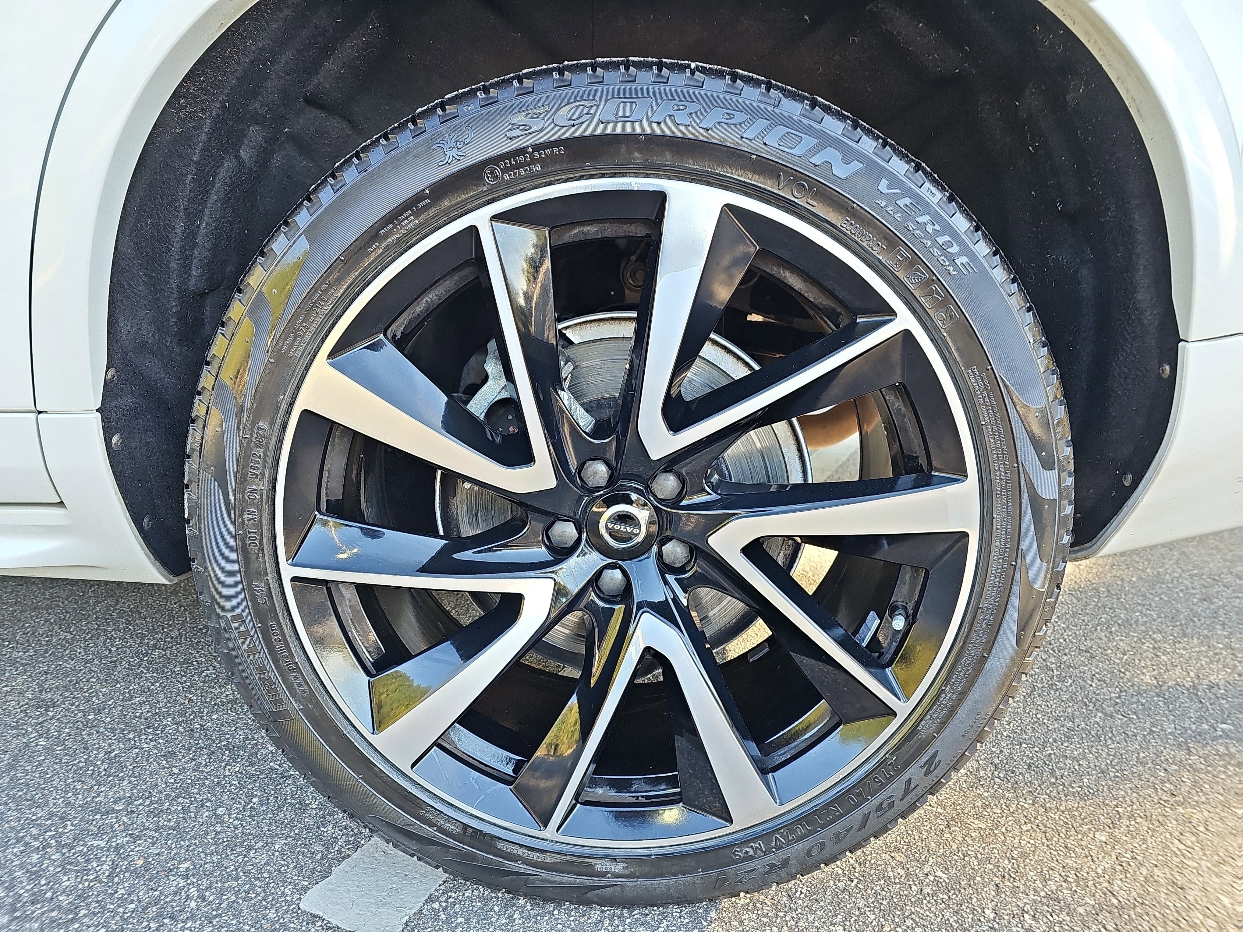 Used 2021 Volvo XC90 T6 Momentum image 35