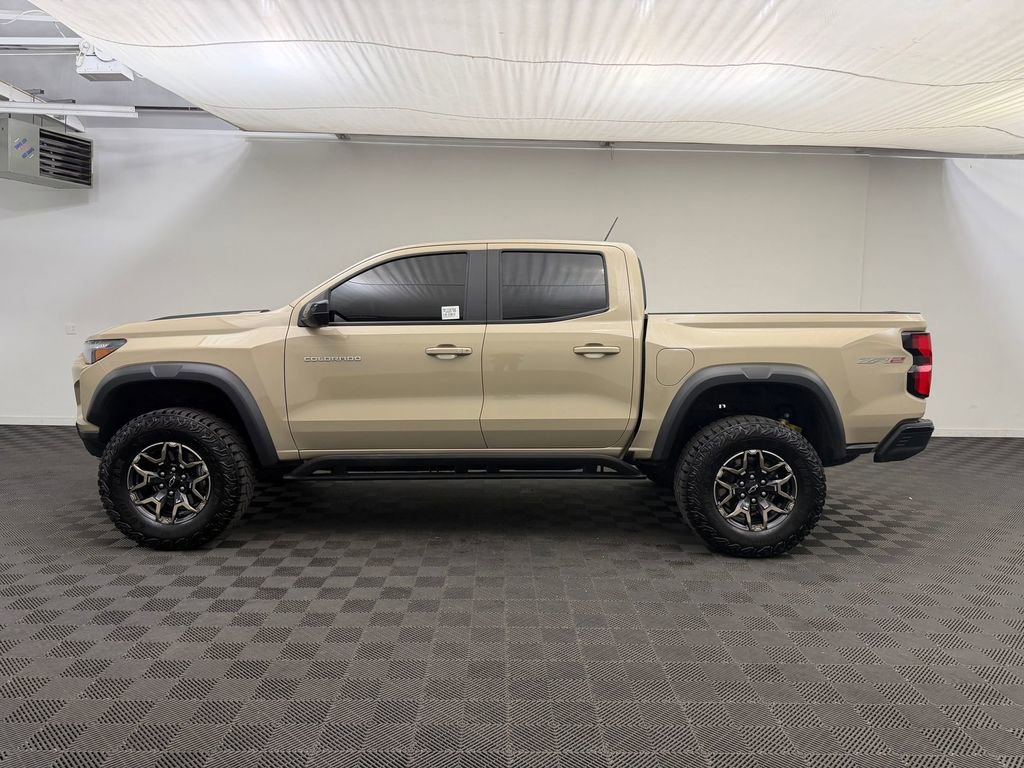Used 2024 Chevrolet Colorado ZR2 w/ ZR2 Convenience Package III AWD/4WD image 2