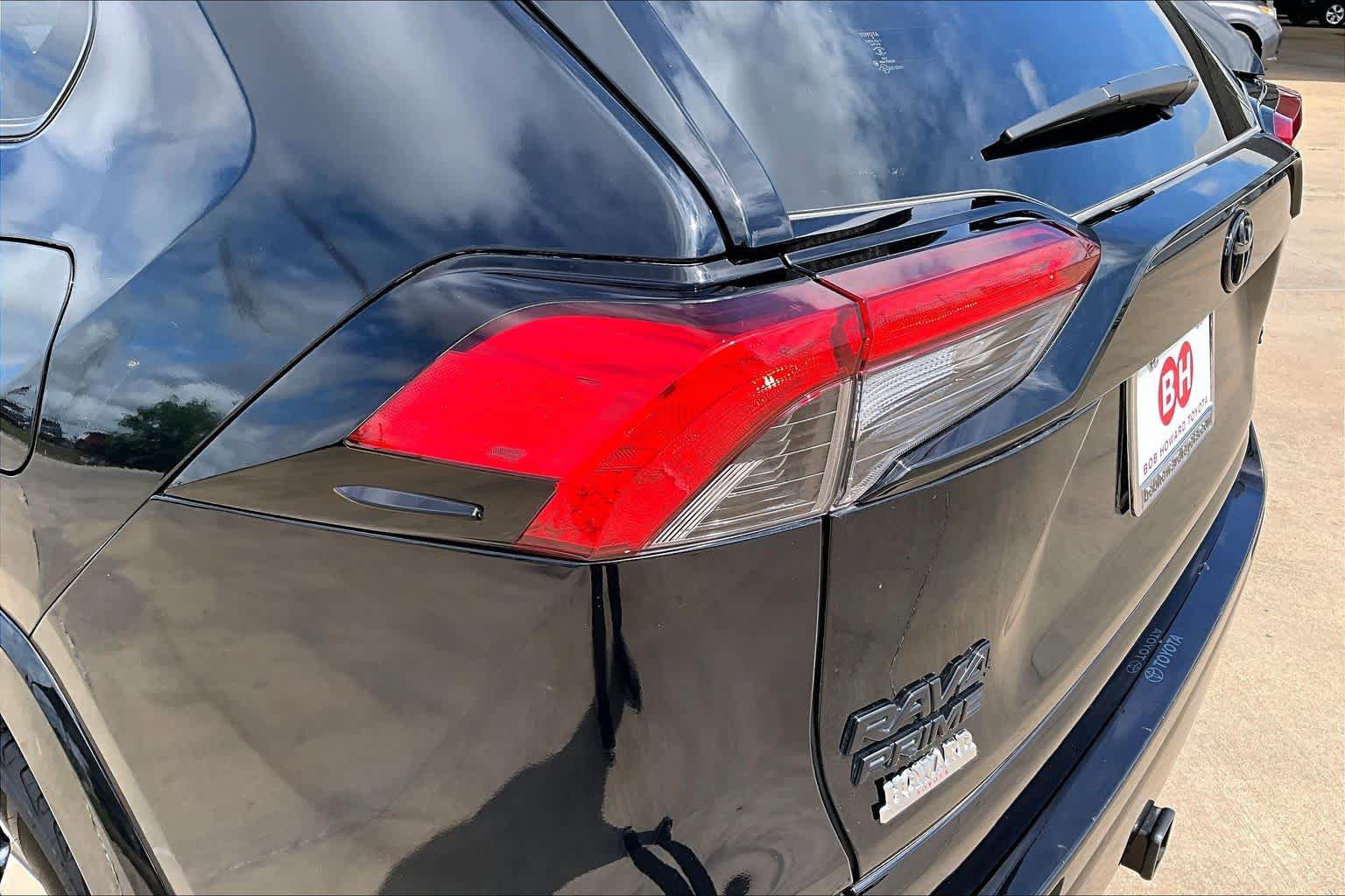 Used 2023 Toyota RAV4 SE w/ Weather & Moonroof Package AWD/4WD image 28