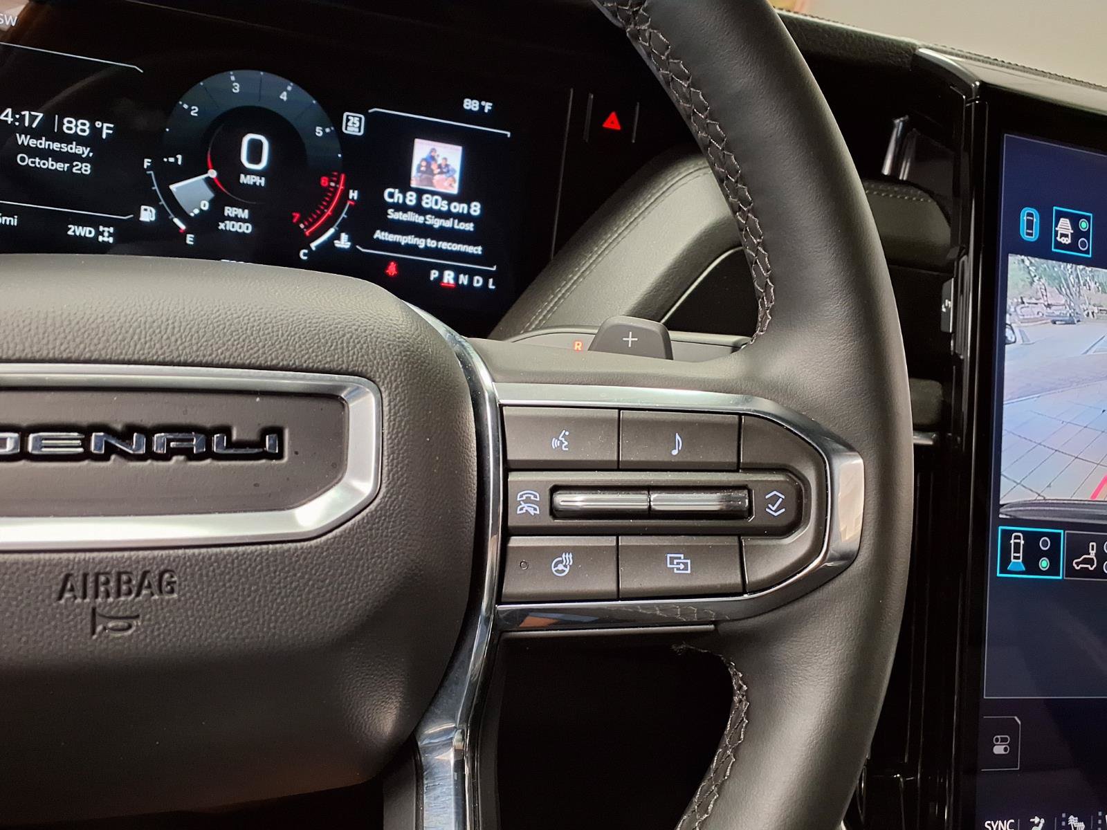 Used 2026 GMC Yukon Denali AWD/4WD image 29