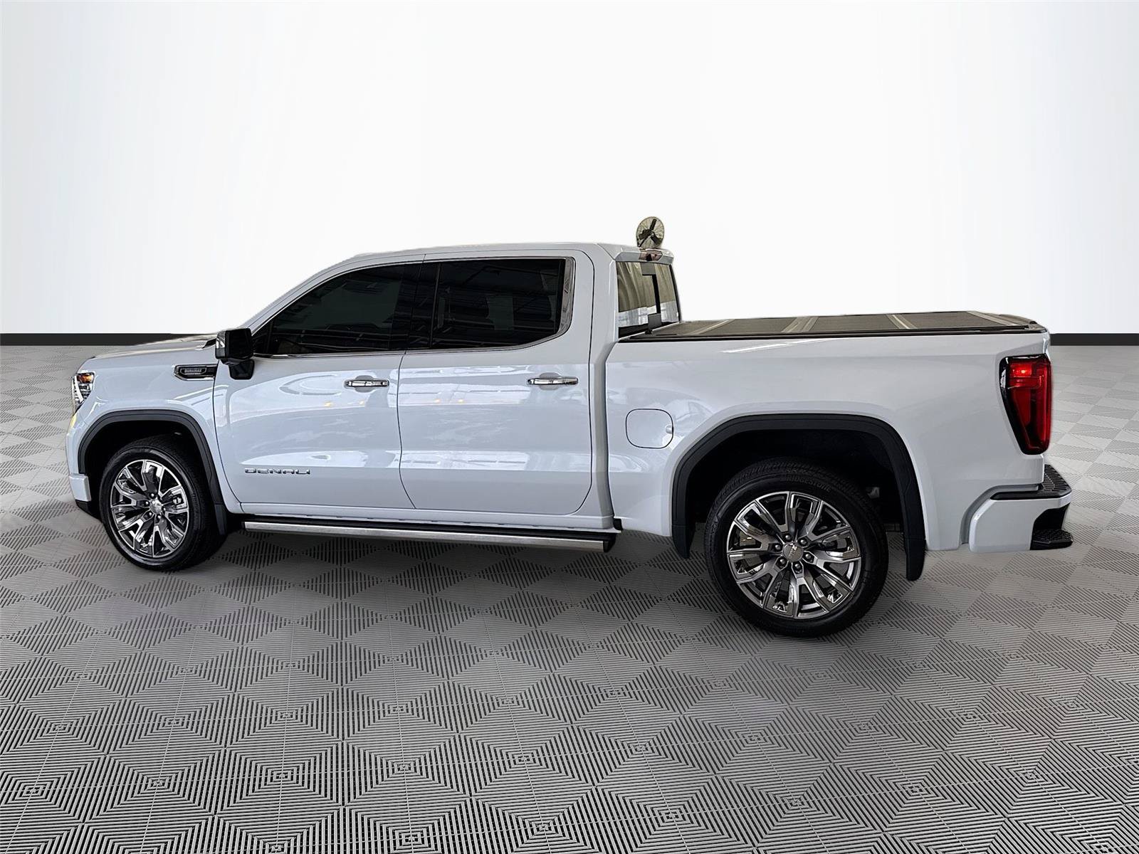 Used 2026 GMC Sierra 1500 Denali AWD/4WD image 5