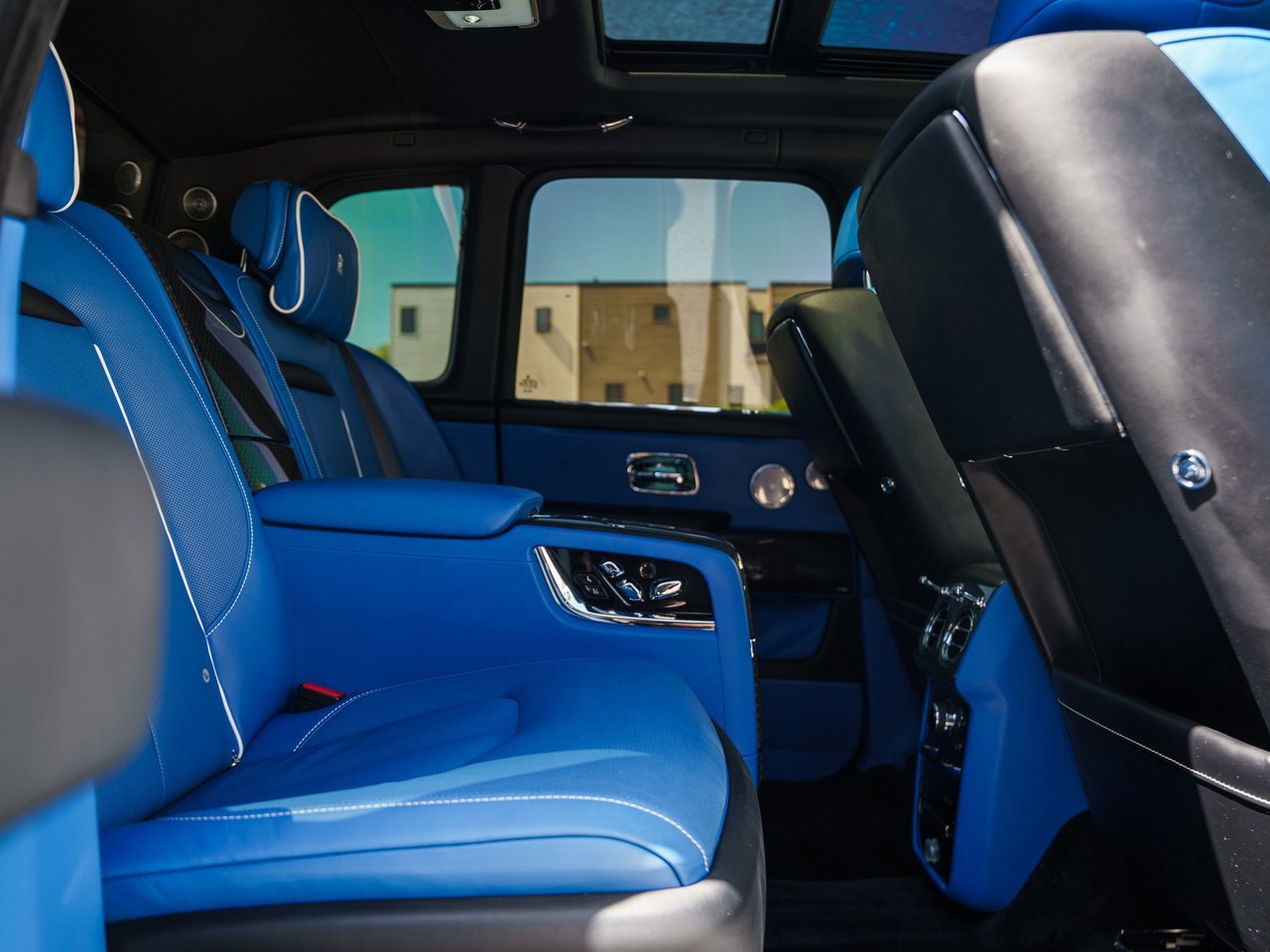 Certified 2023 Rolls-Royce Cullinan Black Badge w/ Driver's Package image 30