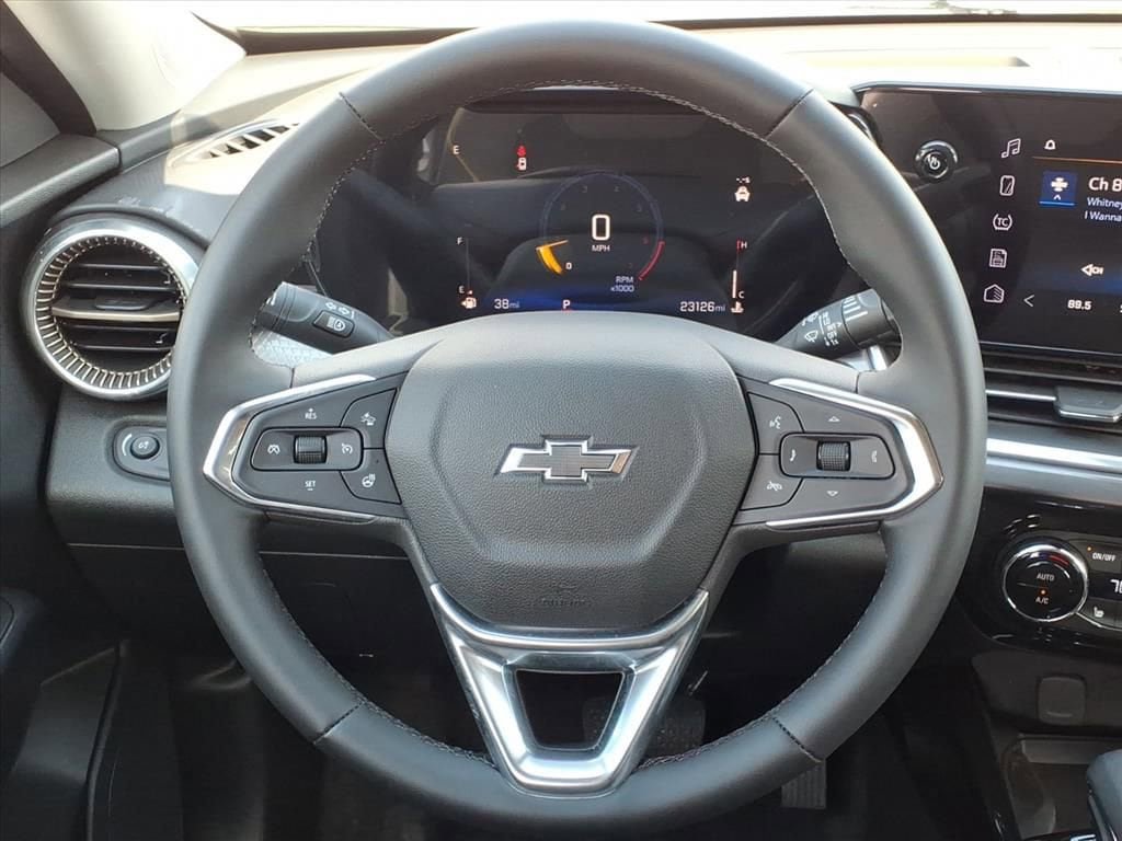 Used 2024 Chevrolet Trax ACTIV w/ Sunroof Package FWD image 31