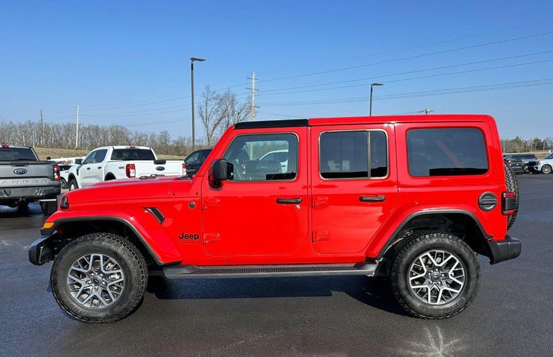 Used 2025 Jeep Wrangler Unlimited Sahara image 6