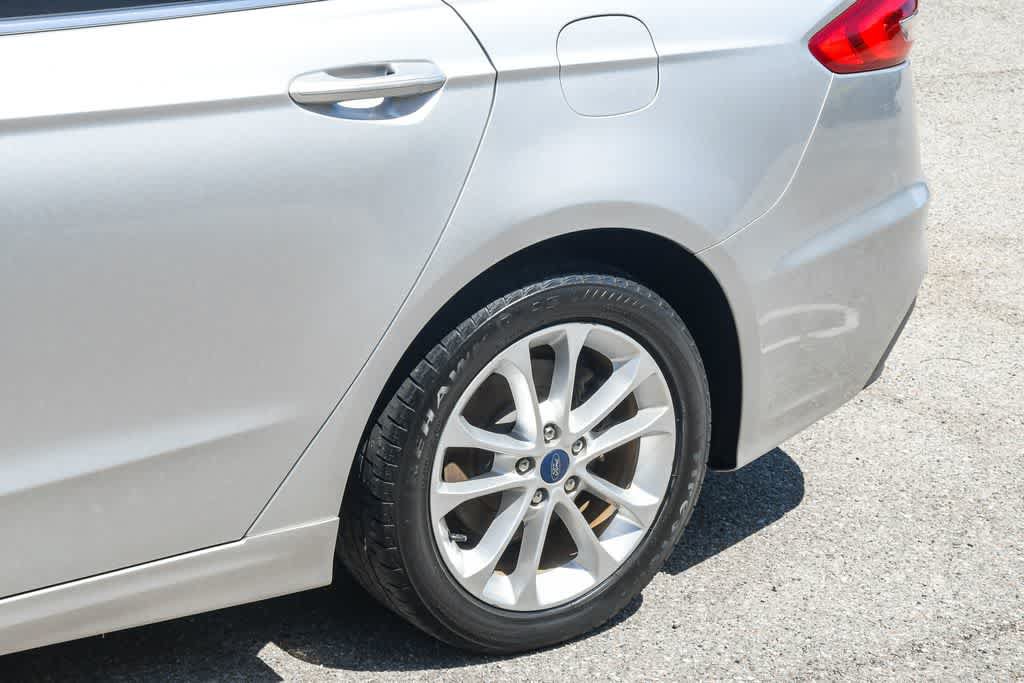 Used 2019 Ford Fusion SE FWD image 11