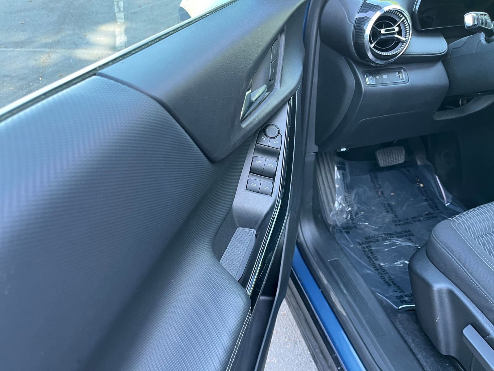 Used 2025 Chevrolet Equinox LT FWD image 18