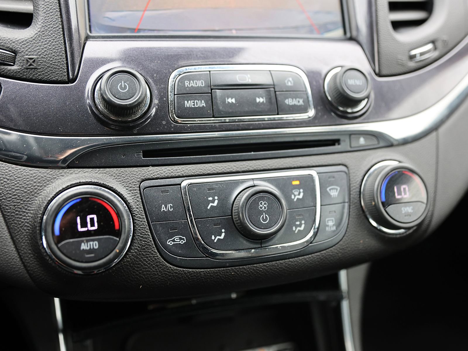 Used 2016 Chevrolet Impala LTZ w/ Enhanced Convenience Package image 27