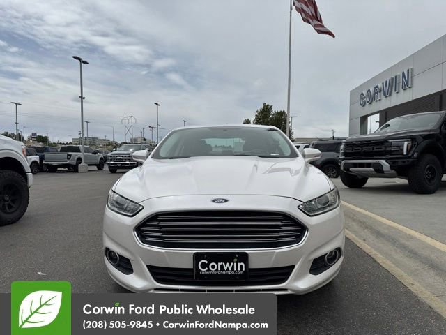 Used 2016 Ford Fusion SE w/ Equipment Group 202A FWD image 2