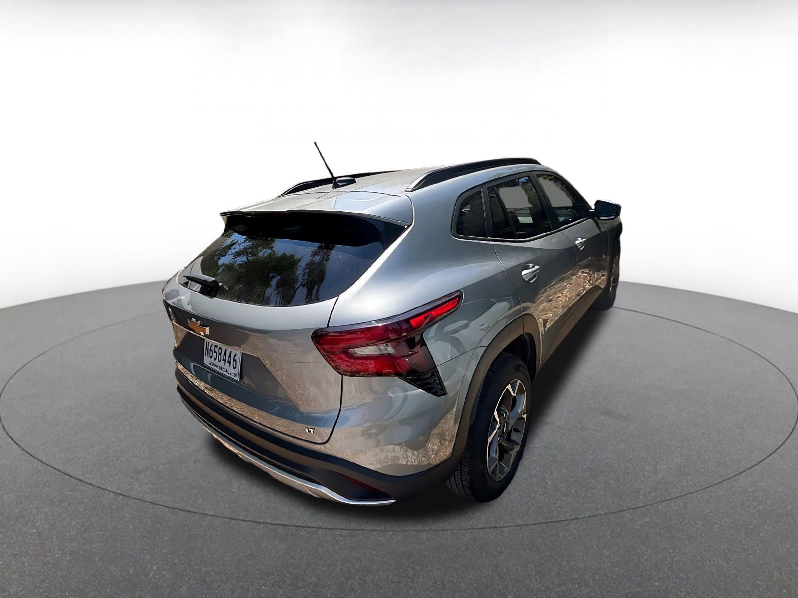 Used 2025 Chevrolet Trax LT w/ LT Convenience Package image 8