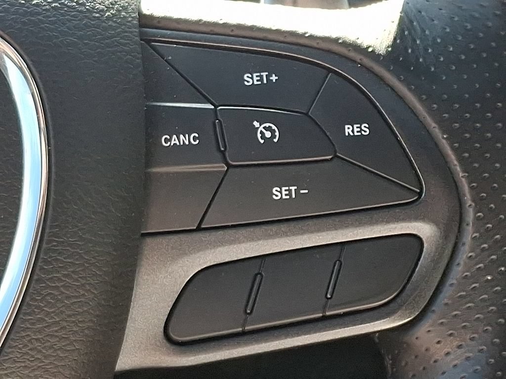 Certified 2022 Dodge Durango R/T w/ Blacktop Package AWD/4WD image 23
