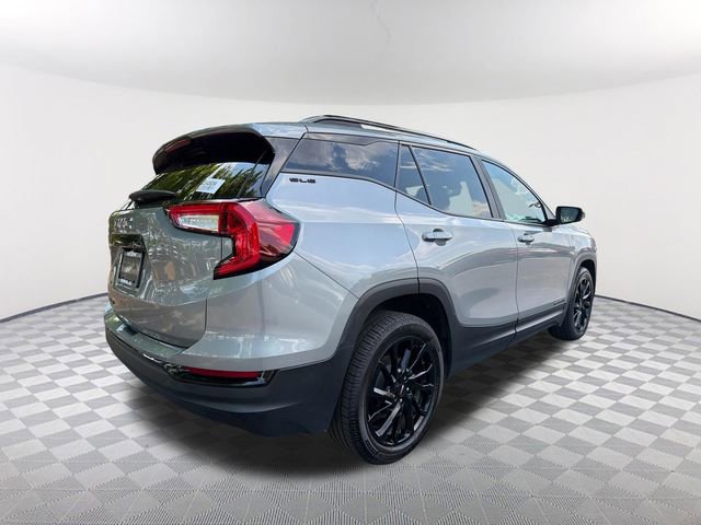 Used 2024 GMC Terrain SLE w/ Driver Convenience Package FWD image 5