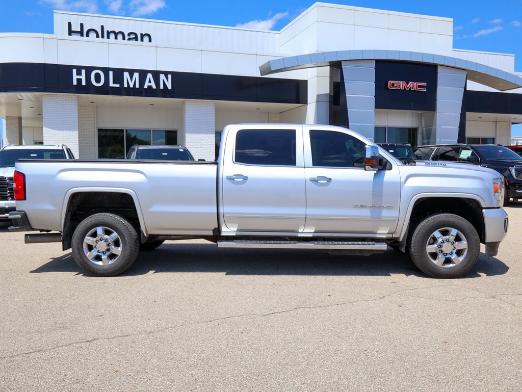 Used 2017 GMC Sierra 3500 Denali w/ Duramax Plus Package AWD/4WD image 2