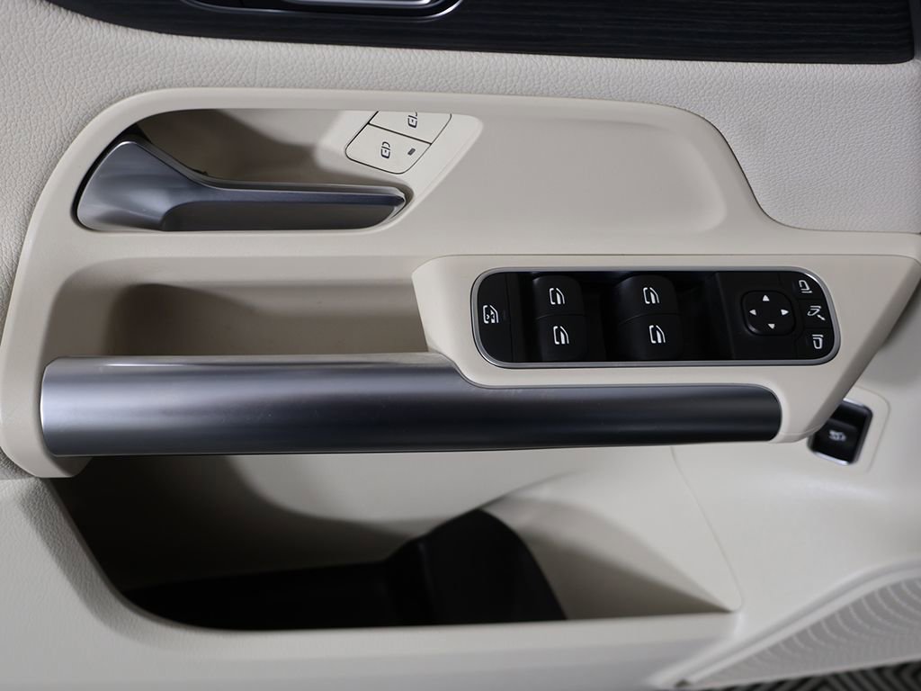 Used 2023 Mercedes-Benz GLA 250 4MATIC w/ Premium Package image 33