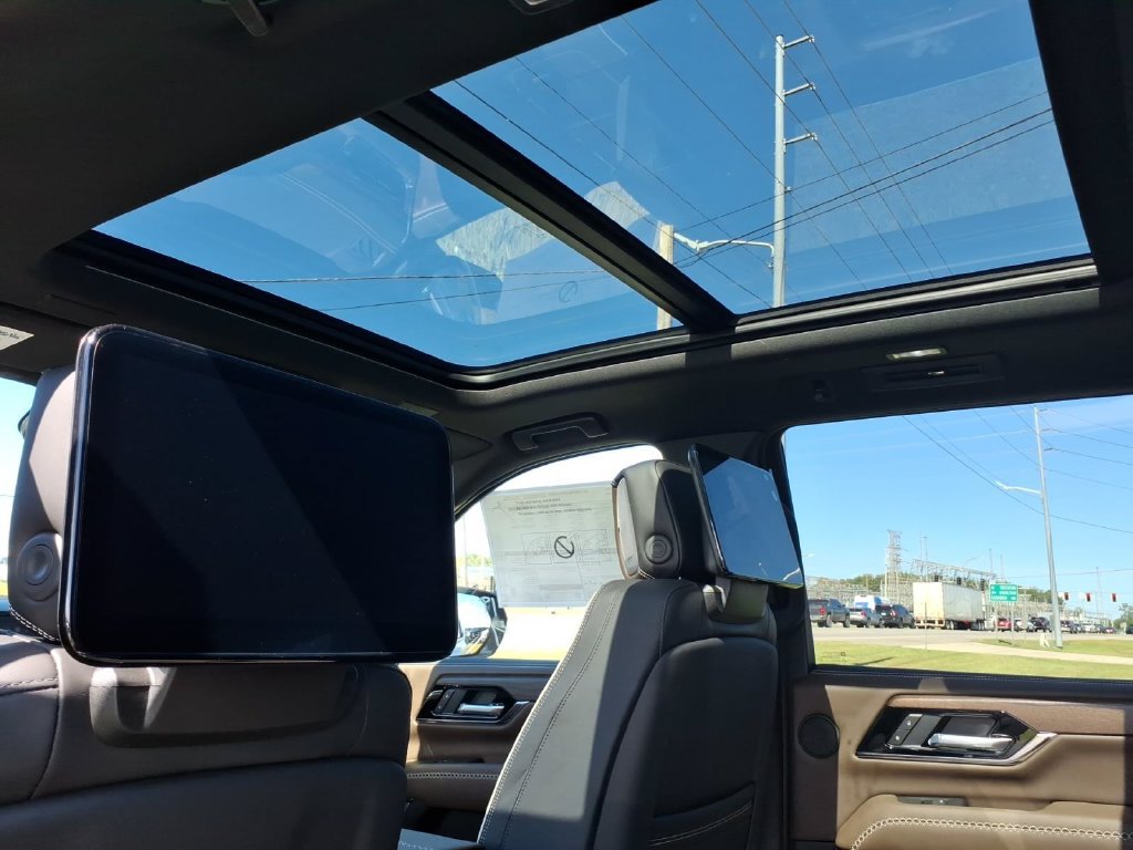 New 2027 GMC Yukon Denali Ultimate AWD/4WD image 17