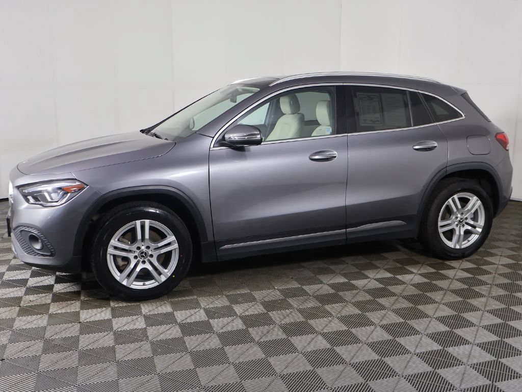 Used 2023 Mercedes-Benz GLA 250 4MATIC w/ Premium Package image 17