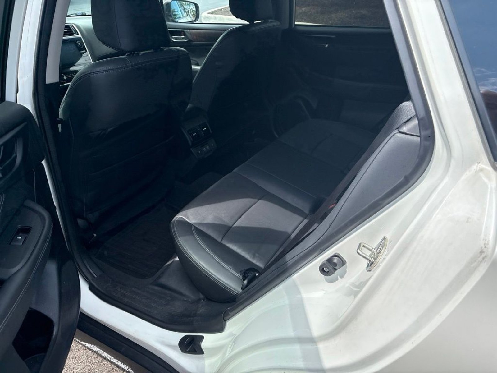 Used 2019 Subaru Outback 2.5i Limited w/ Popular Package #2 AWD/4WD image 12