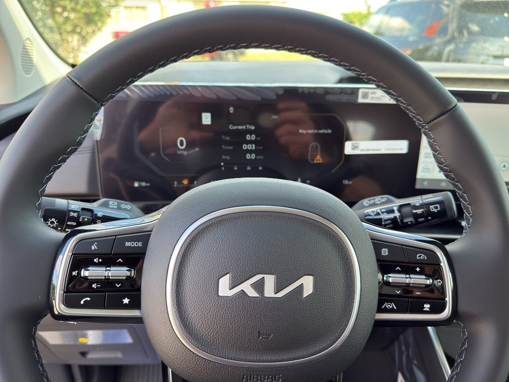 New 2026 Kia Carnival SX w/ SX Dark Edition Package FWD image 20