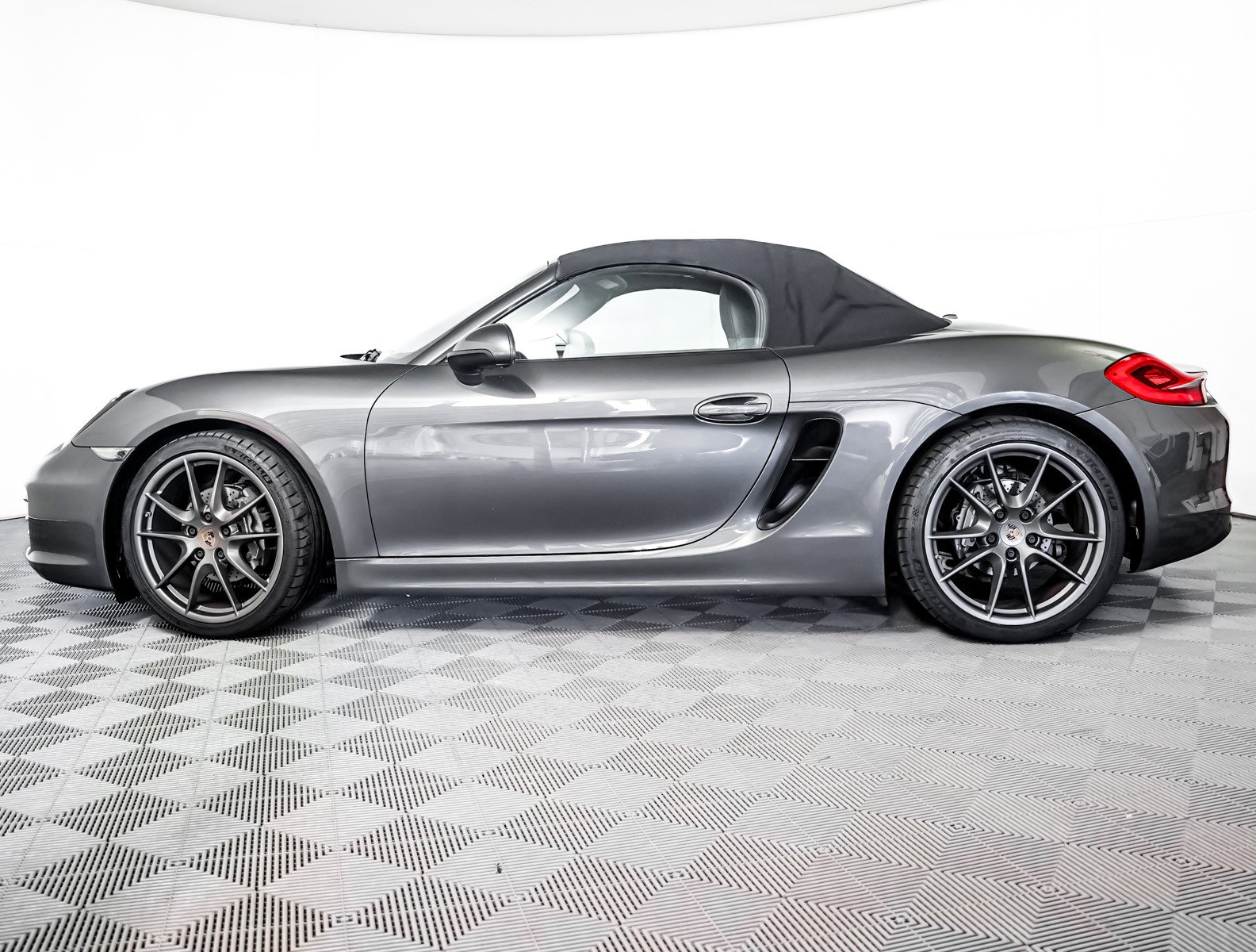 Used 2015 Porsche Boxster image 2