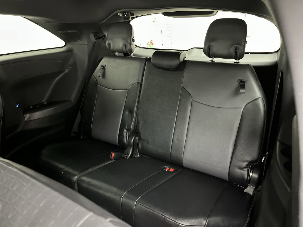 Used 2021 Toyota Sienna XSE w/ XSE Plus Package AWD/4WD image 14
